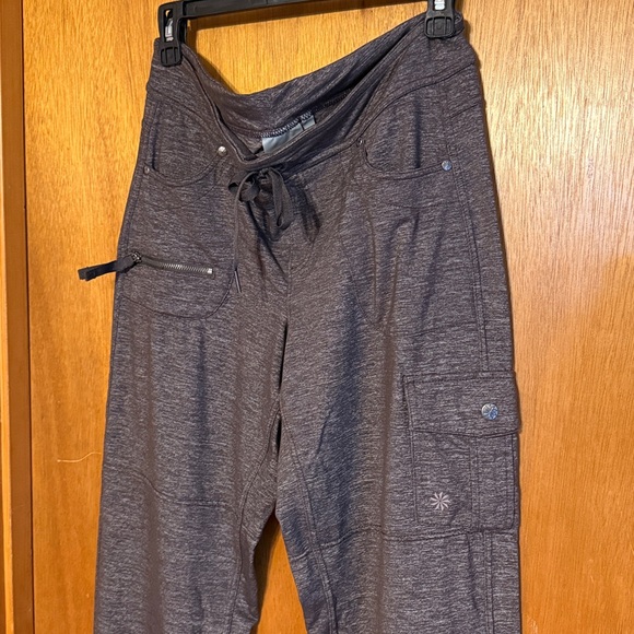 Athleta Cargo Joggers Brown/Burgundy sz M - Picture 8 of 12